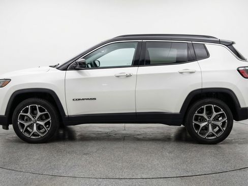 Used 2025 Jeep Compass Limited AWD/4WD image 5