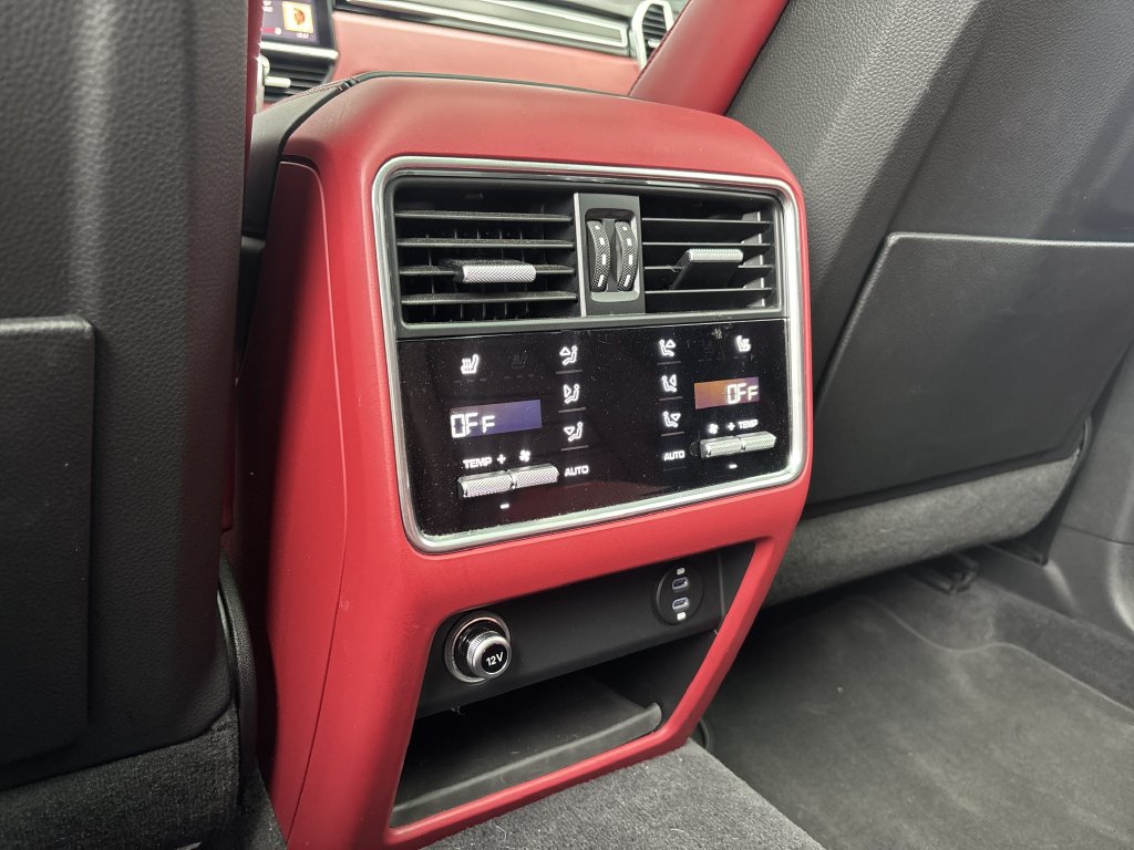 Used 2021 Porsche Cayenne GTS AWD/4WD image 26