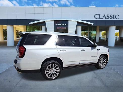 Used 2022 GMC Yukon Denali w/ Denali Premium Package AWD/4WD image 8