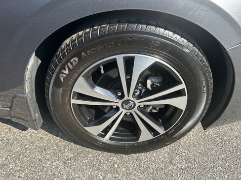 Used 2020 Nissan Sentra SV FWD image 4