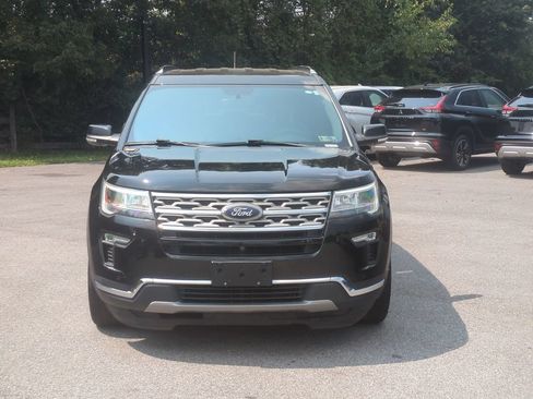 Used 2019 Ford Explorer Limited w/ Class III Trailer Tow Package FWD image 2