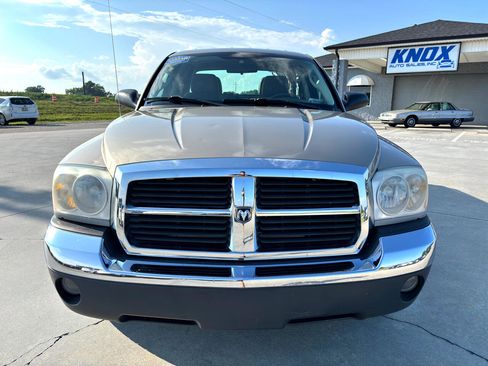 Used 2005 Dodge Dakota SLT image 9