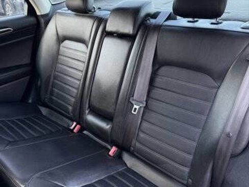 Used 2013 Ford Fusion SE image 21