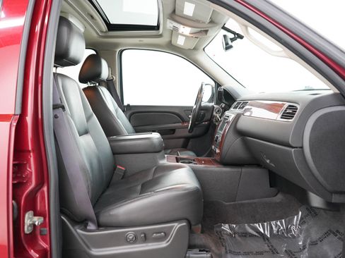 Used 2011 Chevrolet Suburban LTZ AWD/4WD image 11