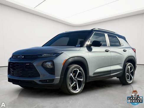 Used 2023 Chevrolet TrailBlazer RS image 2