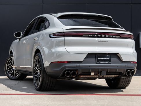 Certified 2026 Porsche Cayenne Coupe image 3
