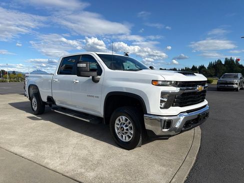 Used 2025 Chevrolet Silverado 2500 LT w/ Convenience Package AWD/4WD image 7