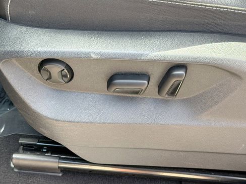 Used 2024 Volkswagen Atlas SE image 26