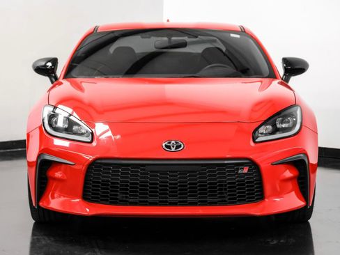 Used 2025 Toyota GR86 Premium w/ ALL Weather Mat Package (TMS) RWD image 5