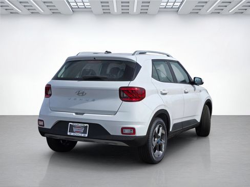 New 2026 Hyundai Venue SEL FWD image 4