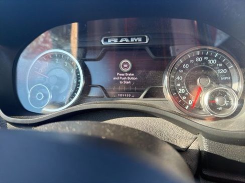 Used 2021 RAM 1500 Laramie AWD/4WD image 12