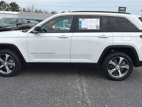 Used 2025 Jeep Grand Cherokee Limited w/ Trailer Tow Package image 8