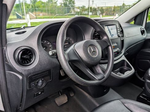 Used 2022 Mercedes-Benz Metris image 22