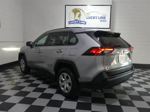 Used 2021 Toyota RAV4 LE FWD image 11