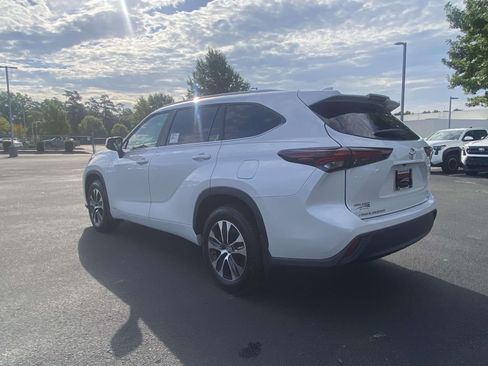 Used 2026 Toyota Highlander XLE AWD/4WD image 4