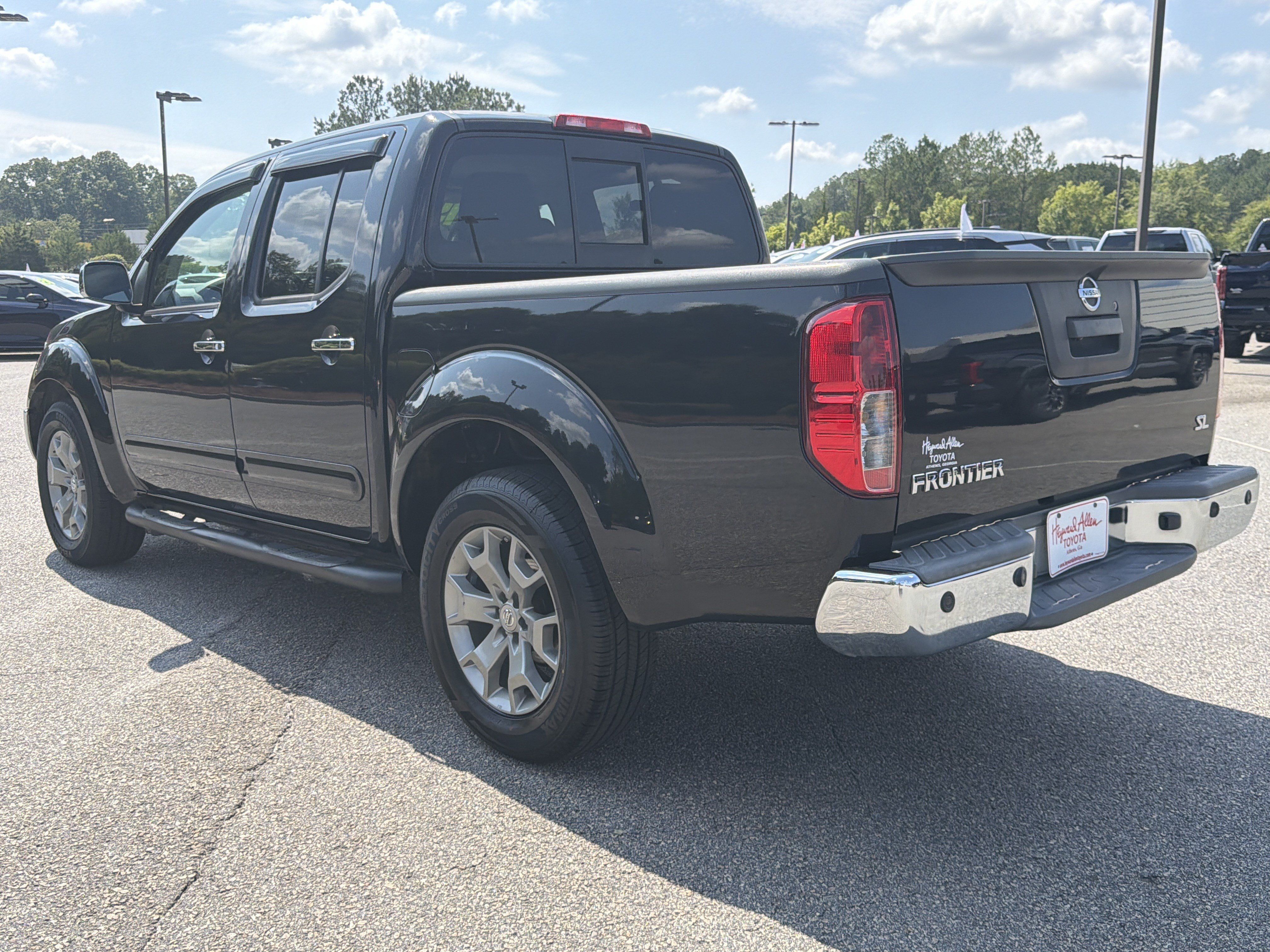 Used 2019 Nissan Frontier SL RWD image 14
