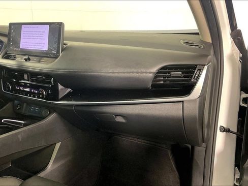 Used 2024 Nissan Rogue SL w/ SL Premium Package FWD image 18