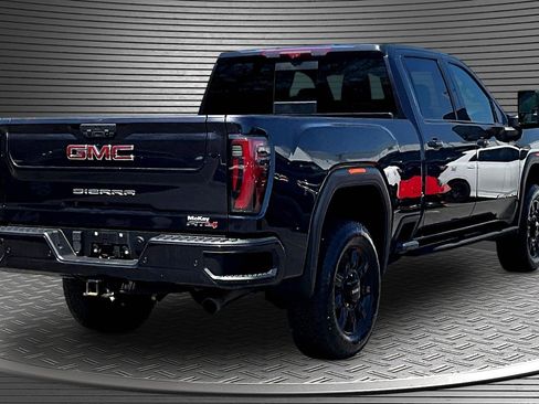 Used 2024 GMC Sierra 2500 AT4 w/ AT4 Premium Plus Package AWD/4WD image 6
