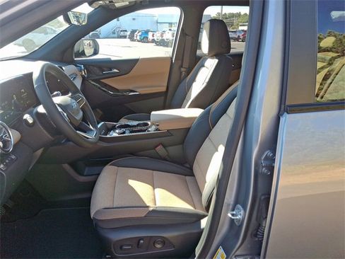 New 2025 Chevrolet Equinox ACTIV w/ Safety and Technology Package image 10