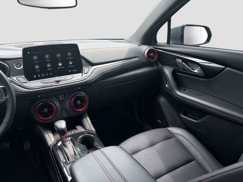 Used 2024 Chevrolet Blazer RS w/ Enhanced Convenience Package image 24