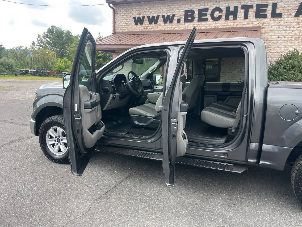 Used 2015 Ford F150 XL w/ Equipment Group 101A Mid AWD/4WD image 16
