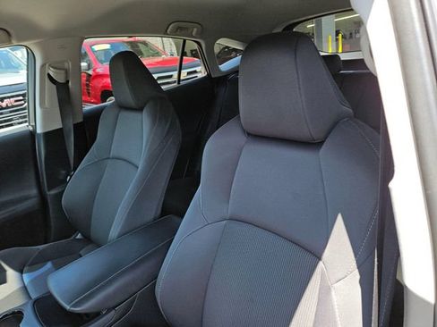 Used 2023 Toyota Venza LE AWD/4WD image 21