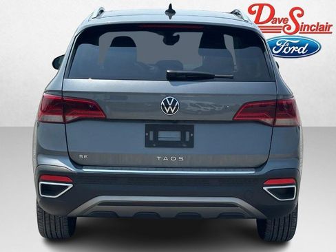Used 2023 Volkswagen Taos SE FWD image 8