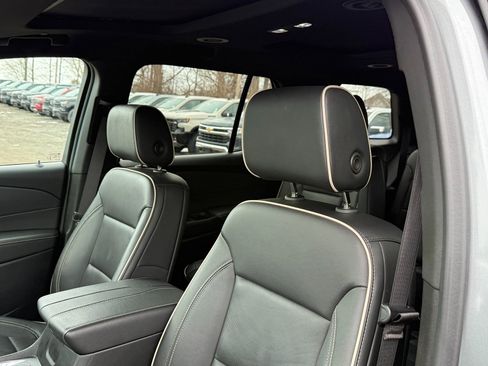 Used 2023 Chevrolet Traverse Premier w/ Redline Edition image 21