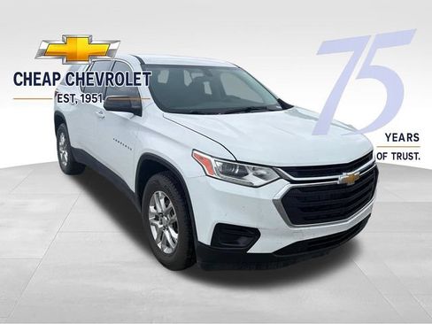 Used 2021 Chevrolet Traverse LS FWD image 2