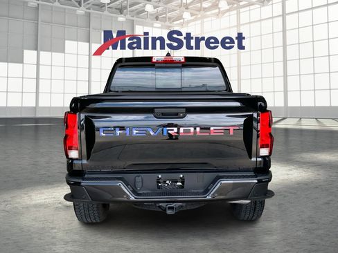 Used 2023 Chevrolet Colorado Trail Boss w/ Technology Package image 4