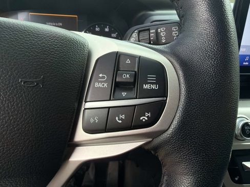 Used 2022 Ford Explorer XLT w/ Equipment Group 202A AWD/4WD image 28