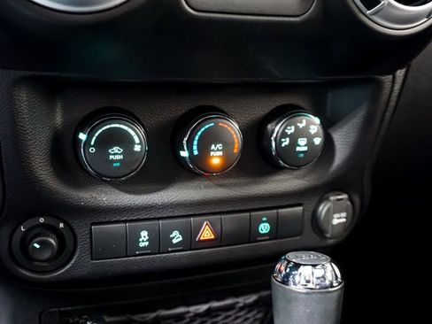 Used 2013 Jeep Wrangler Unlimited Rubicon w/ Connectivity Group image 56