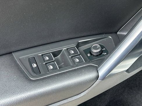 Used 2021 Volkswagen Tiguan SE R-Line FWD image 19
