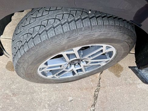 Certified 2025 Ford Expedition Active AWD/4WD image 39