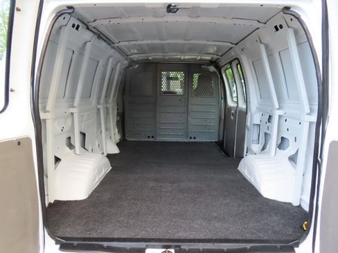 Used 2014 Ford E-250 and Econoline 250 w/ Power Group image 14