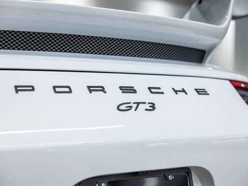 Used 2018 Porsche 911 GT3 w/ Sport Chrono Package image 16