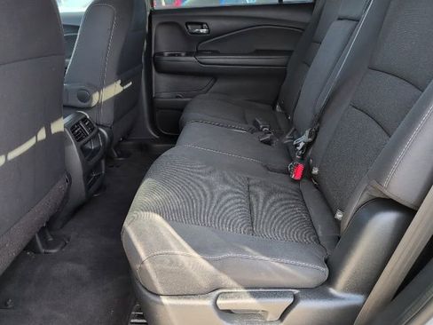 Used 2021 Honda Passport Sport image 7