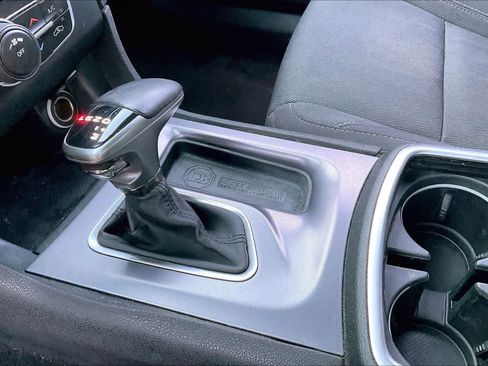 Used 2019 Dodge Charger SXT image 16