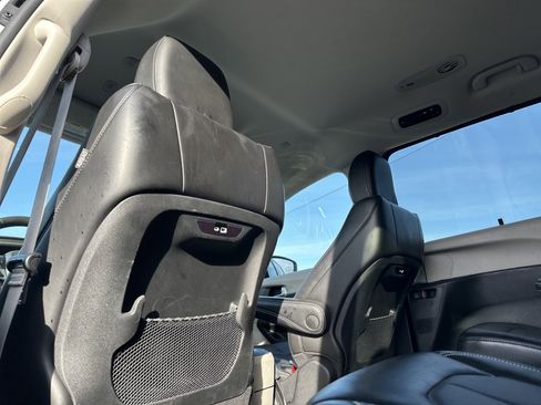 Used 2024 Chrysler Pacifica Touring-L image 27