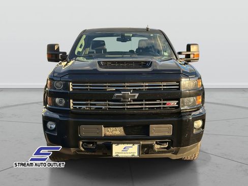 Used 2018 Chevrolet Silverado 2500 LTZ image 2