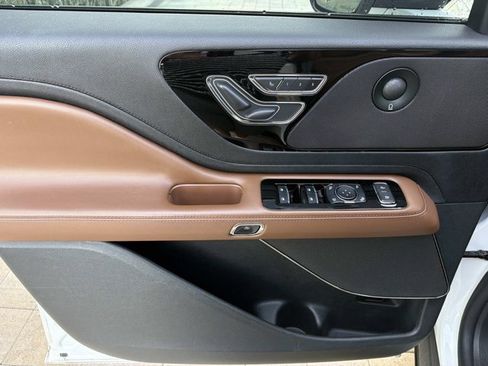 Used 2023 Lincoln Aviator Reserve w/ Equipment Group 201A RWD image 11