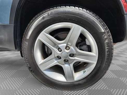 Used 2020 Land Rover Defender 110 SE AWD/4WD image 29