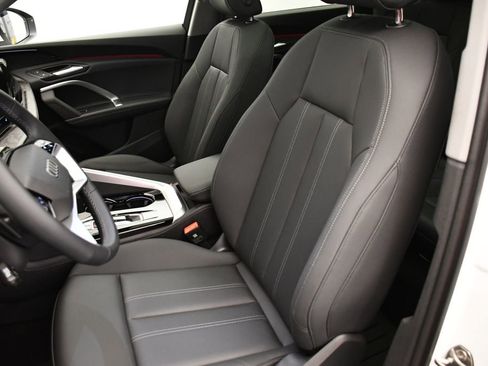 Used 2025 Audi Q5 Premium w/ Convenience Package image 38