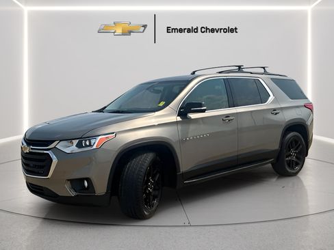Used 2019 Chevrolet Traverse LT w/ LPO, 'HIT The Road' Package AWD/4WD image 3