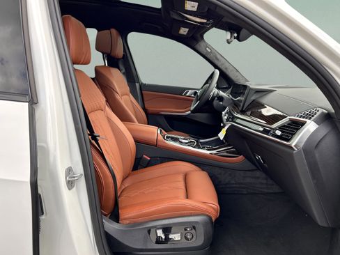 Used 2026 BMW X7 M60i image 26