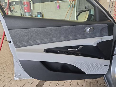Used 2021 Hyundai Elantra Limited w/ Cargo Package FWD image 27