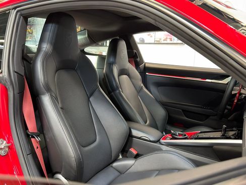 Used 2022 Porsche 911 Carrera image 23