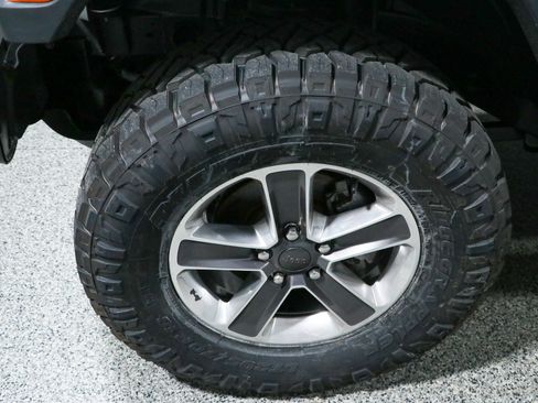 Used 2021 Jeep Wrangler Unlimited Sahara AWD/4WD image 11