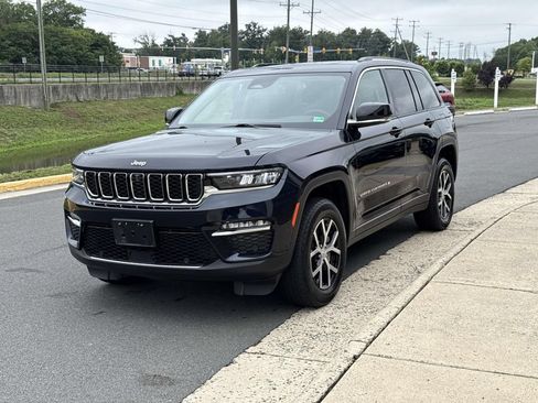 Used 2024 Jeep Grand Cherokee Limited w/ Luxury Tech Group II AWD/4WD image 21