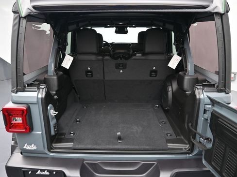 New 2026 Jeep Wrangler Unlimited Rubicon image 23